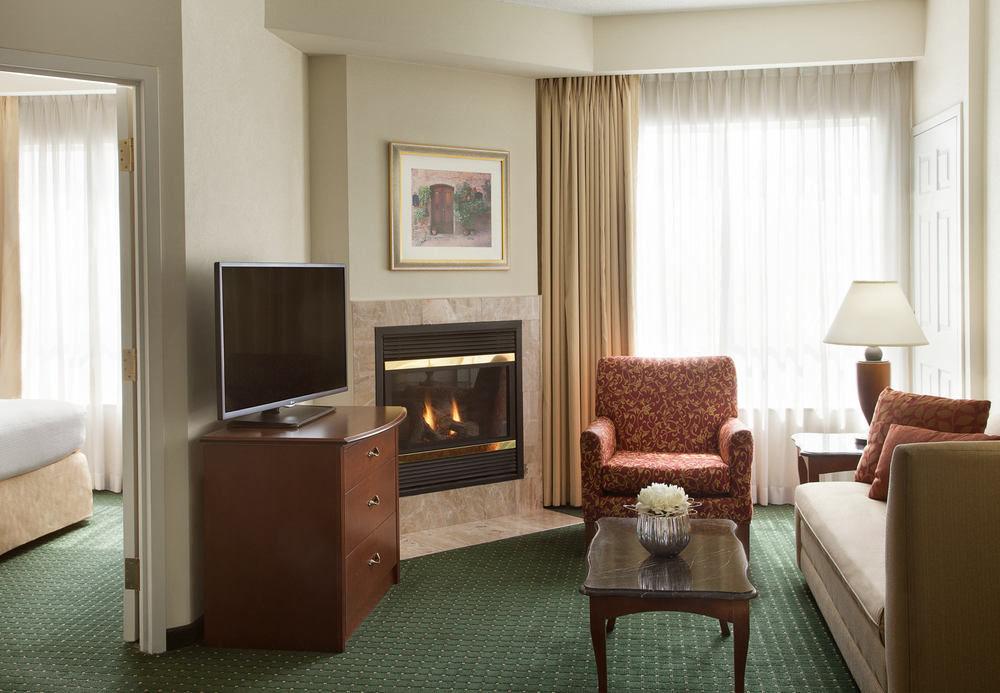 Residence Inn By Marriott Toronto Airport Екстериор снимка