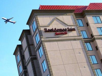 Residence Inn By Marriott Toronto Airport Екстериор снимка
