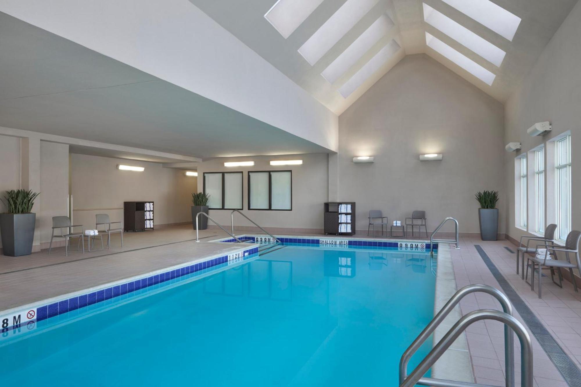 Residence Inn By Marriott Toronto Airport Екстериор снимка