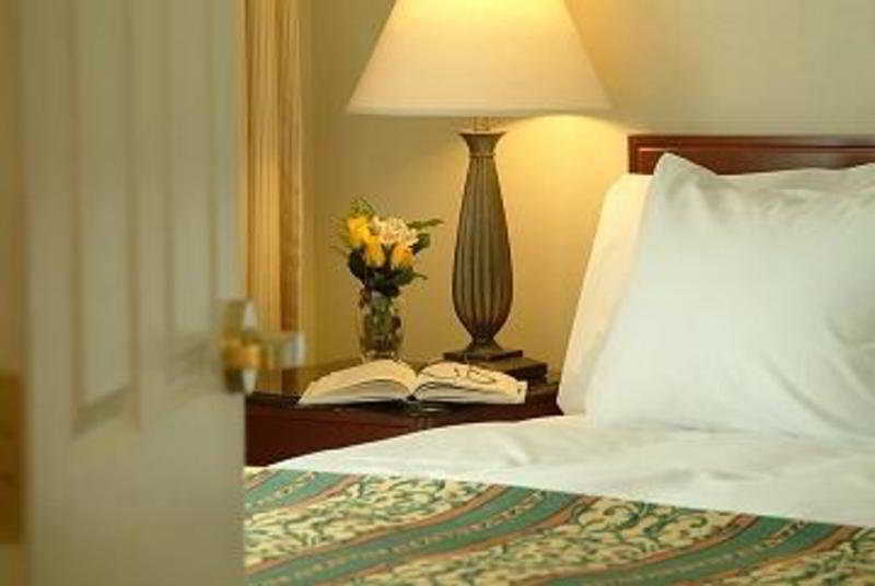 Residence Inn By Marriott Toronto Airport Екстериор снимка