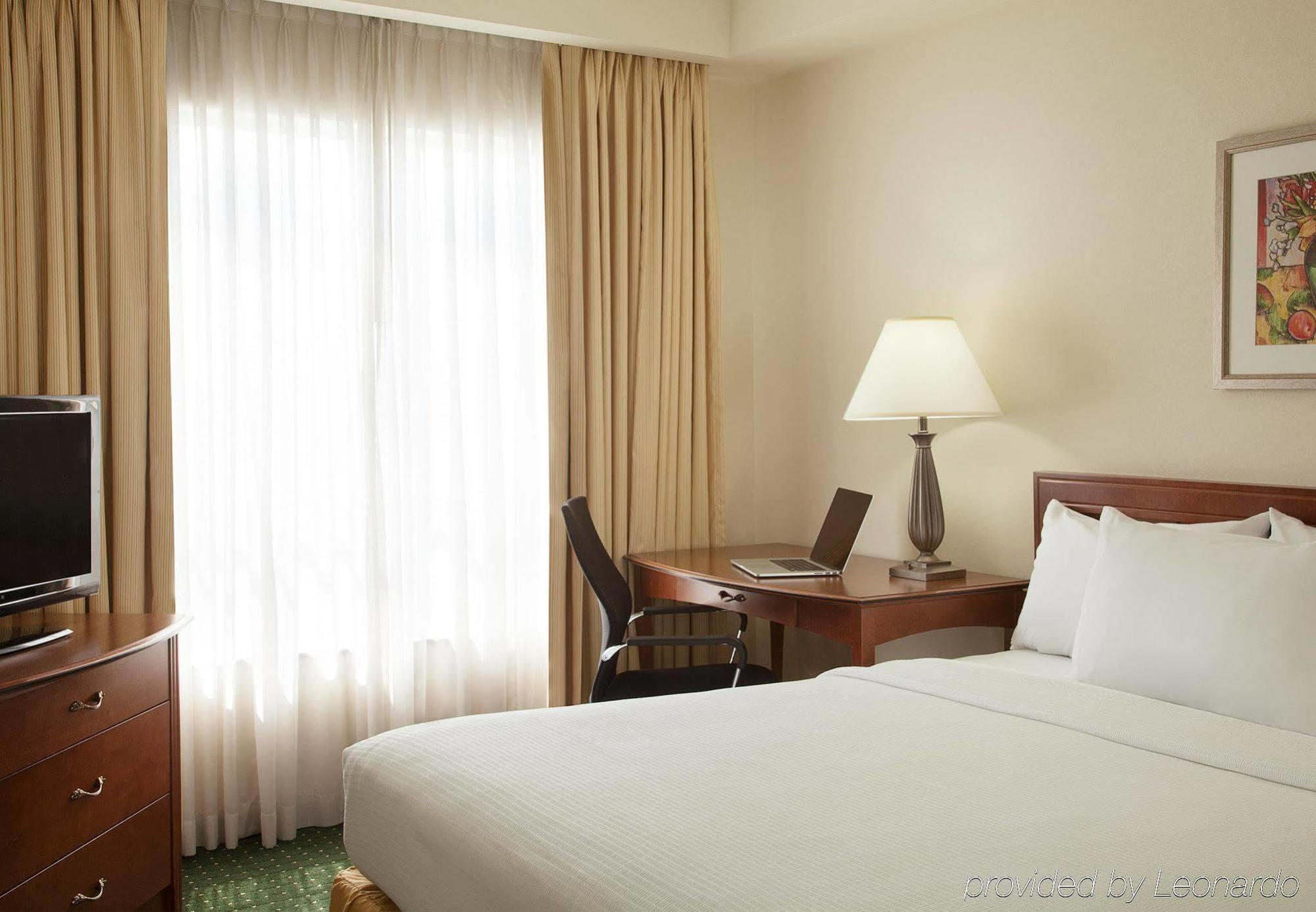 Residence Inn By Marriott Toronto Airport Екстериор снимка