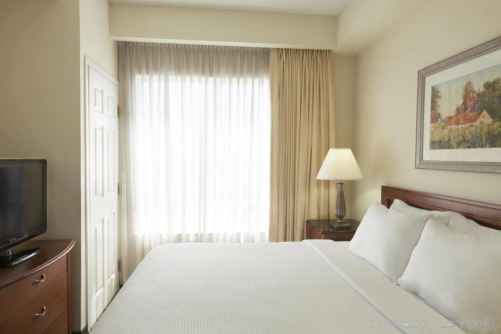 Residence Inn By Marriott Toronto Airport Екстериор снимка