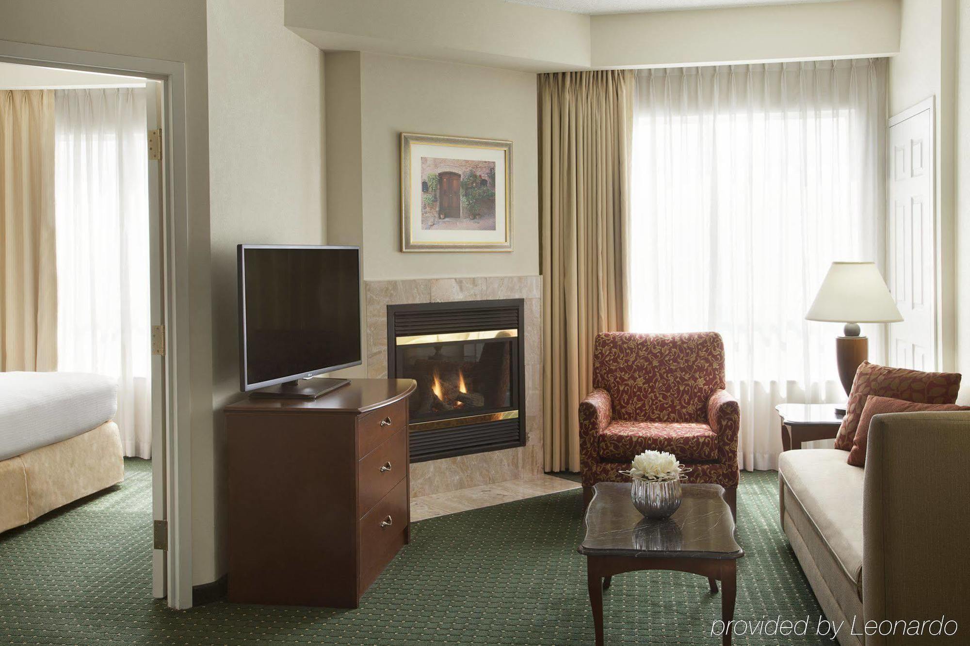 Residence Inn By Marriott Toronto Airport Екстериор снимка
